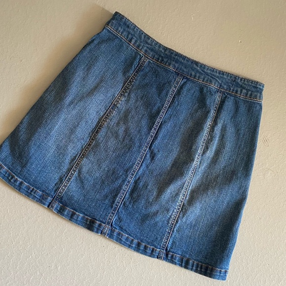 EUC Jean Skirt Mini Button Up Denim Blue 9 - Picture 2 of 3
